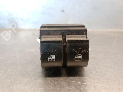 Mando elevalunas delantero izquierdo Mando elevalunas delantero izquierdo FIAT 500L (351_, 352_) 1.6 D Multijet (199LYD1B) (105 hp) 34341374 34341374