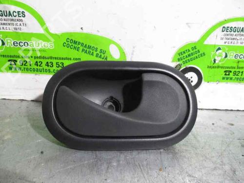 Høyre bak invendig håndtak RENAULT CLIO III (BR0/1, CR0/1) 1.2 16V (BR02, BR0J, BR11, CR02, CR0J, CR11) (75 hp) 3216646