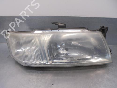 Used Right headlight MITSUBISHI SPACE WAGON (N9_W, N8_W) [1998-2004]  15349076