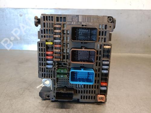 Used Fuse box Fuse box CITROËN C4 II (NC_) 1.6 HDi 90 (92 hp) 33756485 33756485
