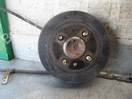 Fusee rechts achter HYUNDAI SONATA IV (EF) 2.0 16V (136 hp) 7889697