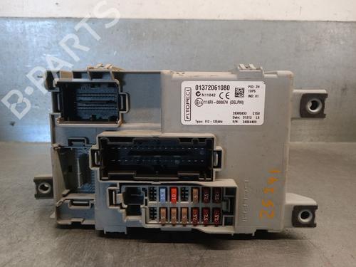 Used Fuse box Fuse box 36410220 36410220