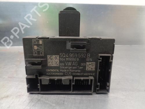 Used Electronic module SEAT LEON ST (5F8) 1.6 TDI (110 hp) 10414419