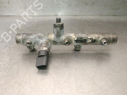 Used Injection rail Injection rail 32673749 32673749