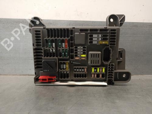 Used Fuse box BMW X5 (E70) xDrive 30 d (245 hp) 18675646