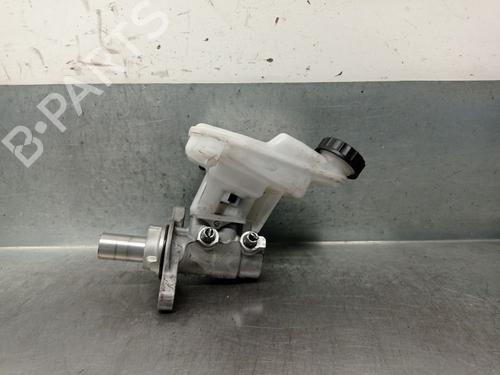 Used Brake master cylinder PEUGEOT 5008 II (MC_, MJ_, MR_, M4_) 1.5 BlueHDi 130 (MCYHZJ, MCYHZR, MCYHZX) (131 hp) 26026007