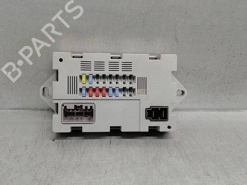 Used Fuse box LAND ROVER RANGE ROVER VELAR (L560) 2.0 D240 SD4 4x4 (241 hp) 17997607