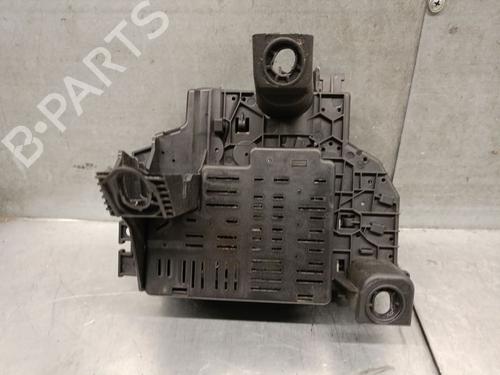 Used Fuse box Fuse box 36889575 36889575