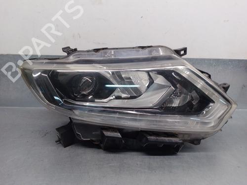 Used Right headlight NISSAN X-TRAIL III (T32_, T32R, T32RR) 1.6 dCi (T32) (130 hp) 32259063