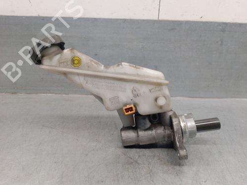 Used Brake master cylinder Brake master cylinder KIA SORENTO III (UM) 2.2 CRDi 4WD (200 hp) 31918165 31918165