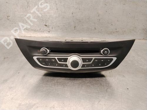 Used Radio Radio RENAULT LAGUNA III Grandtour (KT0/1) 2.0 dCi (KT01, KT08, KT09, KT0K, KT12, KT1D, KT1W) (150 hp) 37873811 37873811