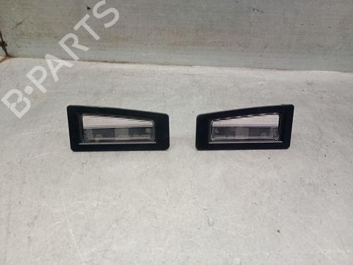 Używane Lampa oświetlenia tablicy rejestracyjnej MAZDA CX-3 (DK) 2.0 SKYACTIV-G (DK5W, DK6W) (120 hp) 30411070