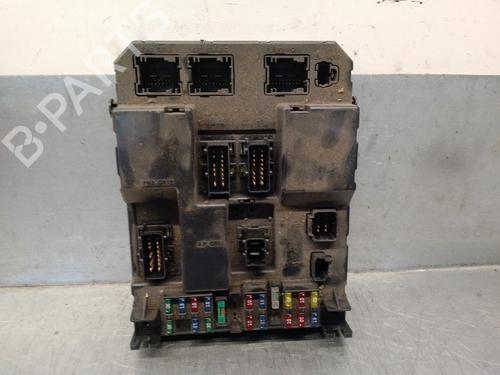 Used Fuse box PEUGEOT 307 (3A/C) 2.0 HDi 90 (90 hp) 14932327