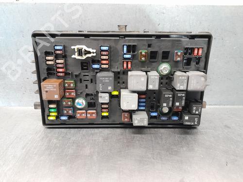 Used Fuse box Fuse box 37033554 37033554