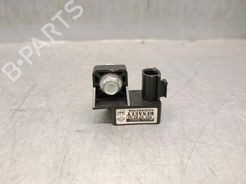 Used Electronic sensor RENAULT GRAND SCÉNIC II (JM0/1_) 2.0 dCi (JM1K) (150 hp) 30790825