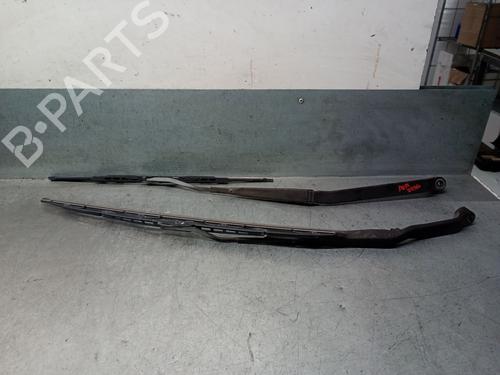 Vindspejlsviskerarm MITSUBISHI OUTLANDER I (CU_W) 2.0 4WD (CU2W) (136 hp) 31939547