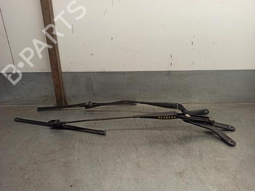 Used Front windshield wiper arm FORD FOCUS C-MAX (DM2) 1.6 (100 hp) 17896434