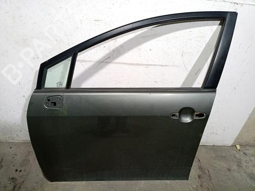 Used Left front door TOYOTA COROLLA Verso (ZER_, ZZE12_, R1_) 2.0 D-4D (CUR10_, CUR10R) (116 hp) 22215411