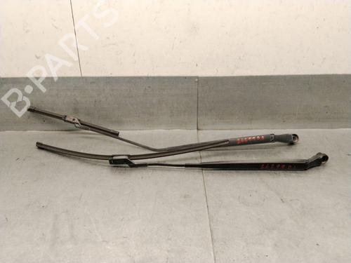 Used Front windshield wiper arm Front windshield wiper arm 38304233 38304233