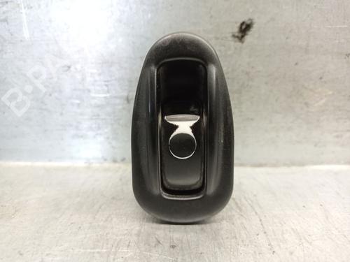 Used Right front window switch HYUNDAI SANTAMO 2.0 16V (139 hp) 27883818