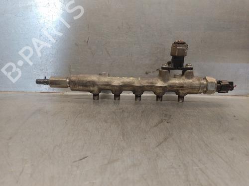 Used Injection rail Injection rail 13489292 13489292
