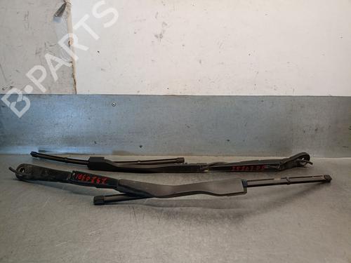Used Front windshield wiper arm Front windshield wiper arm BMW 3 (G20, G80, G28) 330 e Plug-in-Hybrid (292 hp) 33963744 33963744