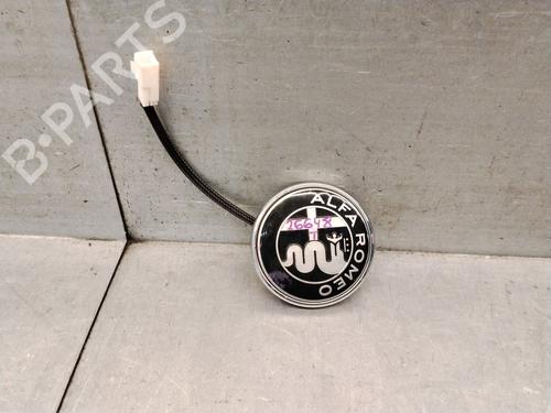 Used Tailgate handle Tailgate handle ALFA ROMEO GIULIETTA (940_) 2.0 JTDM (940.FXL1A) (140 hp) 40255339 40255339