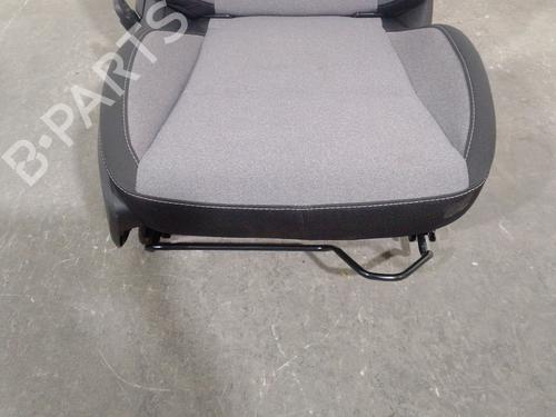 Right front seat RENAULT CLIO V (B7_) 1.6 E-TECH 140 (B7MU) | BP29247608C16 