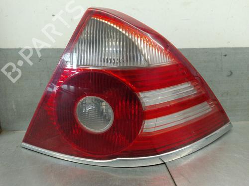 Used Right taillight FORD MONDEO III (B5Y) 2.0 TDCi (130 hp) 29148815