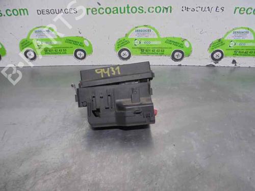 Used Fuse box FORD FOCUS I (DAW, DBW) 1.8 TDCi (100 hp) 4406519