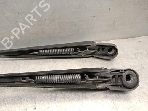 Front windshield wiper arm FORD MONDEO I Turnier (BNP) 2.0 i 16V | BP30728245C143 