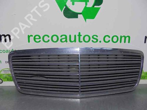 Used Grille MERCEDES-BENZ E-CLASS (W210) [1995-2003]  2097693