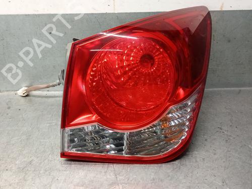Right taillight CHEVROLET CRUZE (J300) 2.0 CDI 95039731 | 95039731