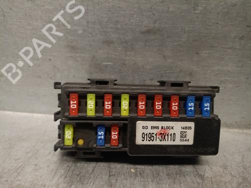 Used Fuse box Fuse box 30911039 30911039