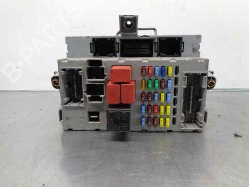 Used Fuse box Fuse box 6143822 6143822