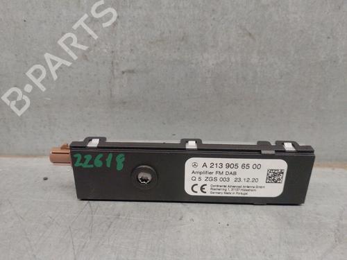 antennabase-mercedes-benz-gla-h247-2020-25711878 main image