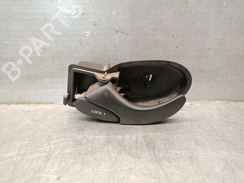 Venstre foran invendig håndtak FORD FOCUS I (DAW, DBW) 1.8 Turbo DI / TDDi (90 hp) 30702370