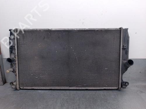Used Water radiator Water radiator TOYOTA AURIS (_E15_) 2.0 D-4D (ADE150_, ADE150R) (126 hp) 32732975 32732975