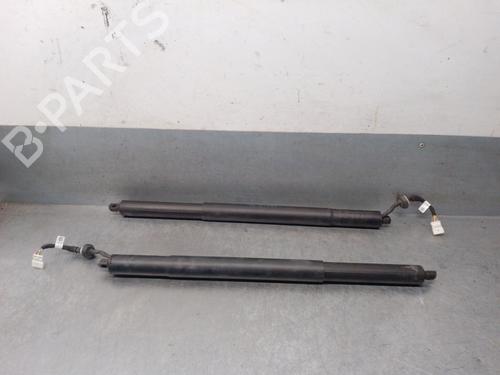 Used Tailgate lift support Tailgate lift support BMW X5 (G05, F95) xDrive 45 e Plug-in Hybrid (394 hp) 33038517 33038517