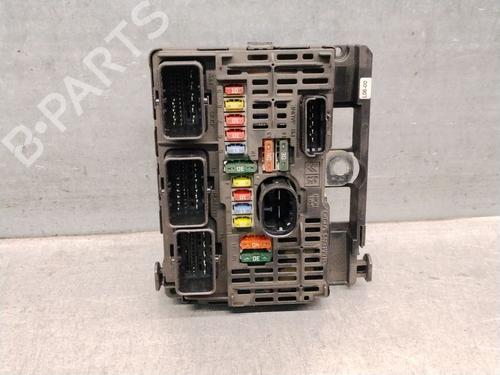 Fuse box CITROËN C5 II (RC_) 1.6 HDi (RC8HZB) | BP39237376E1 - Image 1