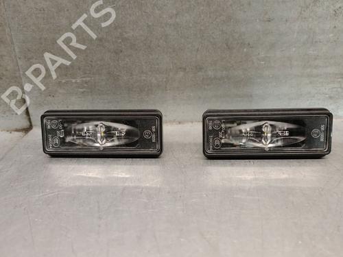 Éclairage de plaque d'immatriculation DS DS 7 Crossback (J4_, JR_, JC_) E-TENSE 225 (J4DGZU) (181 hp) 31886356