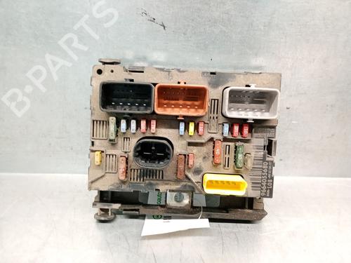 Caja reles / fusibles CITROËN C4 Grand Picasso I (UA_) 2.0 HDi 138 (136 hp) 29915788