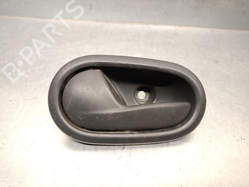 Venstre foran invendig håndtak DACIA SANDERO II 1.0 SCe 75 (B8JC, B8JD) (73 hp) 25025135