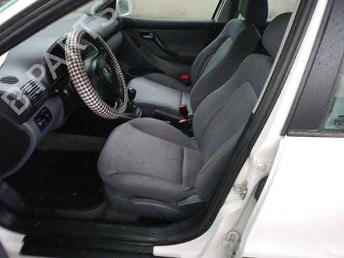 Lyskaster høyre SEAT TOLEDO II (1M2) 1.9 TDI | BP30801321C29