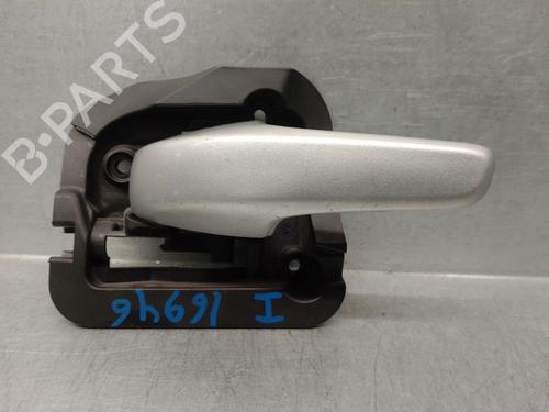 Venstre foran invendig håndtak SMART FORTWO Coupe (451) 1.0 (451.331, 451.380) (71 hp) 12057493