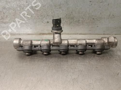 Used Injection rail Injection rail RENAULT MASTER III Van (FV) 2.3 dCi 125 FWD (FV0C, FV0D, FV0G, FV0H, FV0J, FV0K,... (125 hp) 33324659 33324659