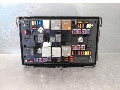 Used Fuse box Fuse box 37154611 37154611