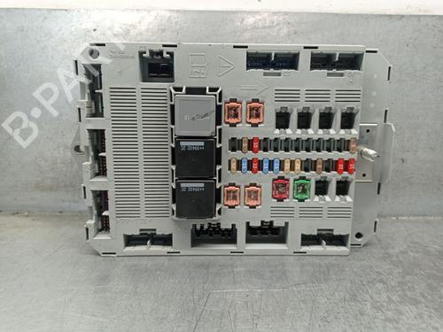 Used Fuse box JAGUAR XF I (X250) 3.0 D (275 hp) 20689069
