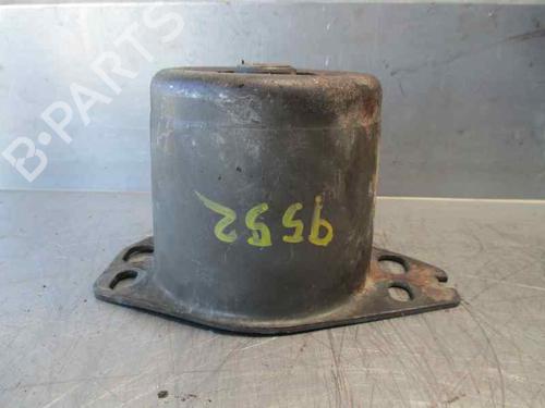 Used Engine mount Engine mount 8762624 8762624
