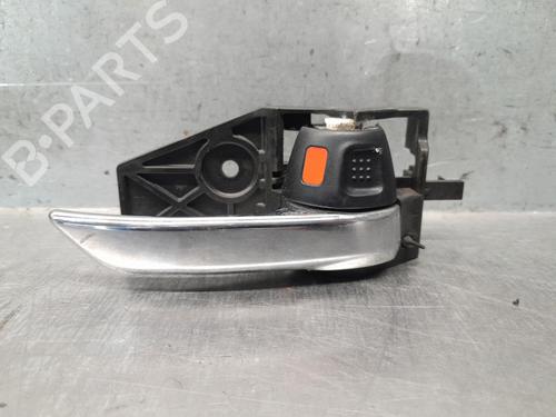 Maniglia interna anteriore destra Maniglia interna anteriore destra SUZUKI SWIFT IV (FZ, NZ) 1.2 (AZH412, ZC72S) (94 hp) 37442383 37442383